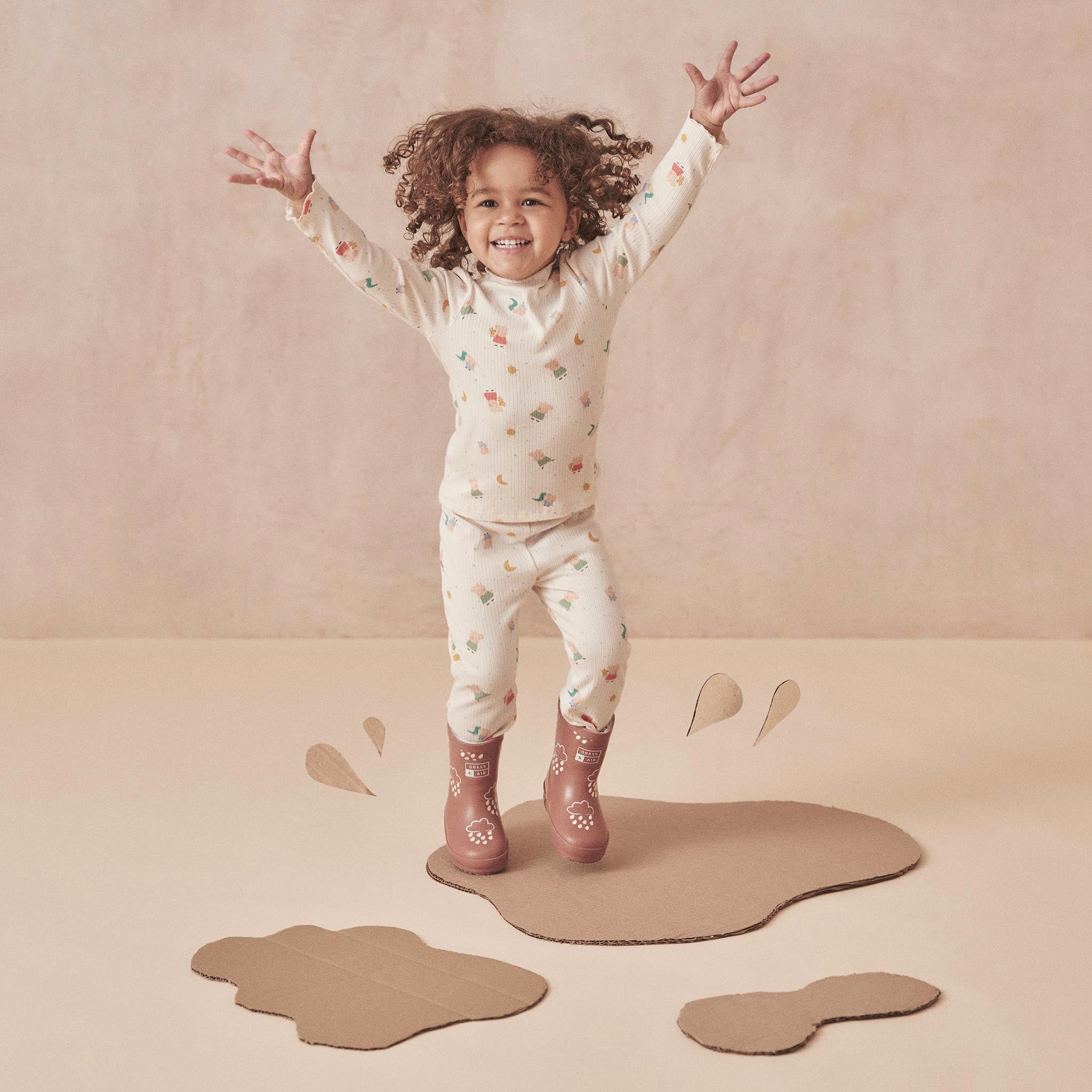 0001_PEPPAPIGRIBBEDTOP_FLARESOUTFIT_040