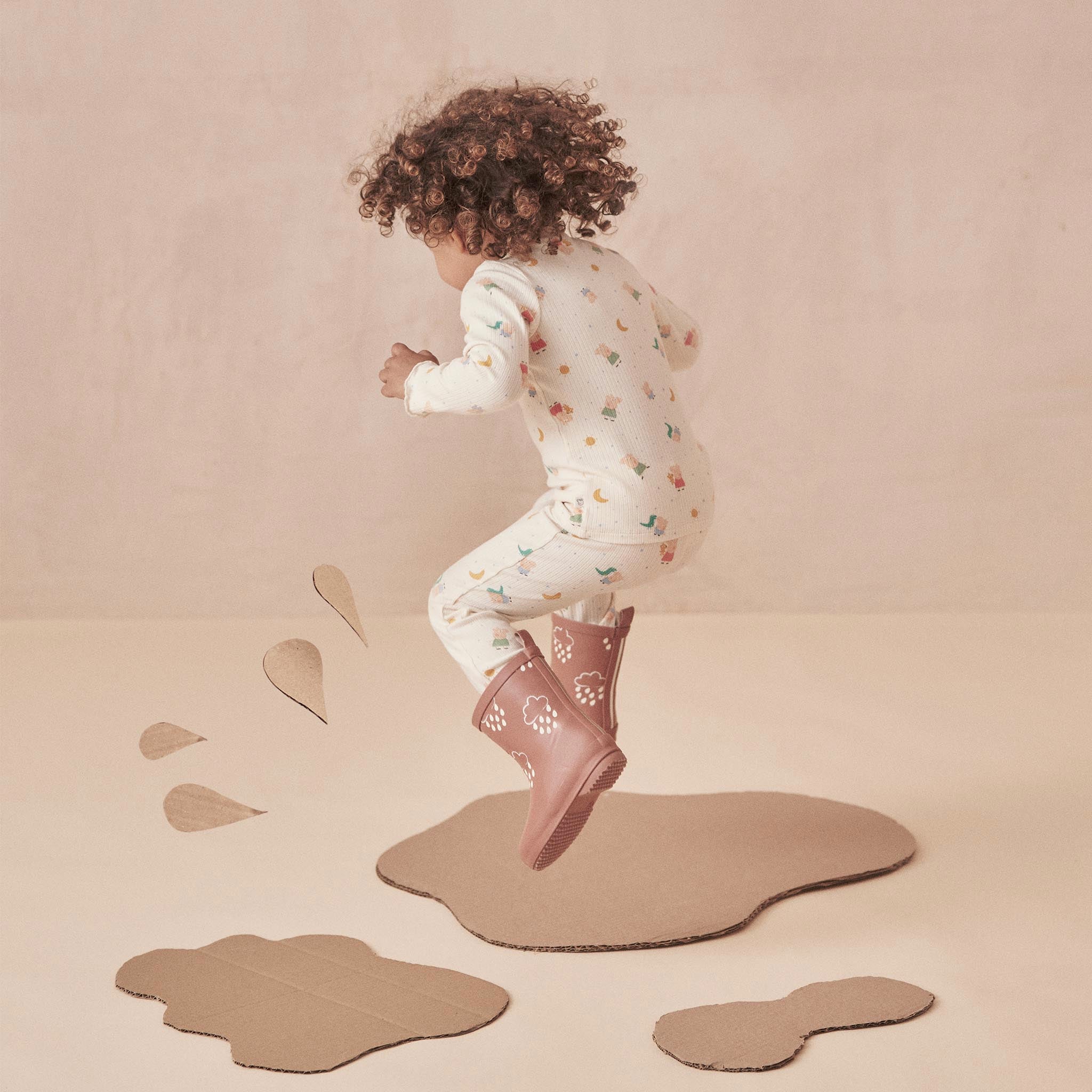 0002_PEPPAPIGRIBBEDTOP_FLARESOUTFIT_020