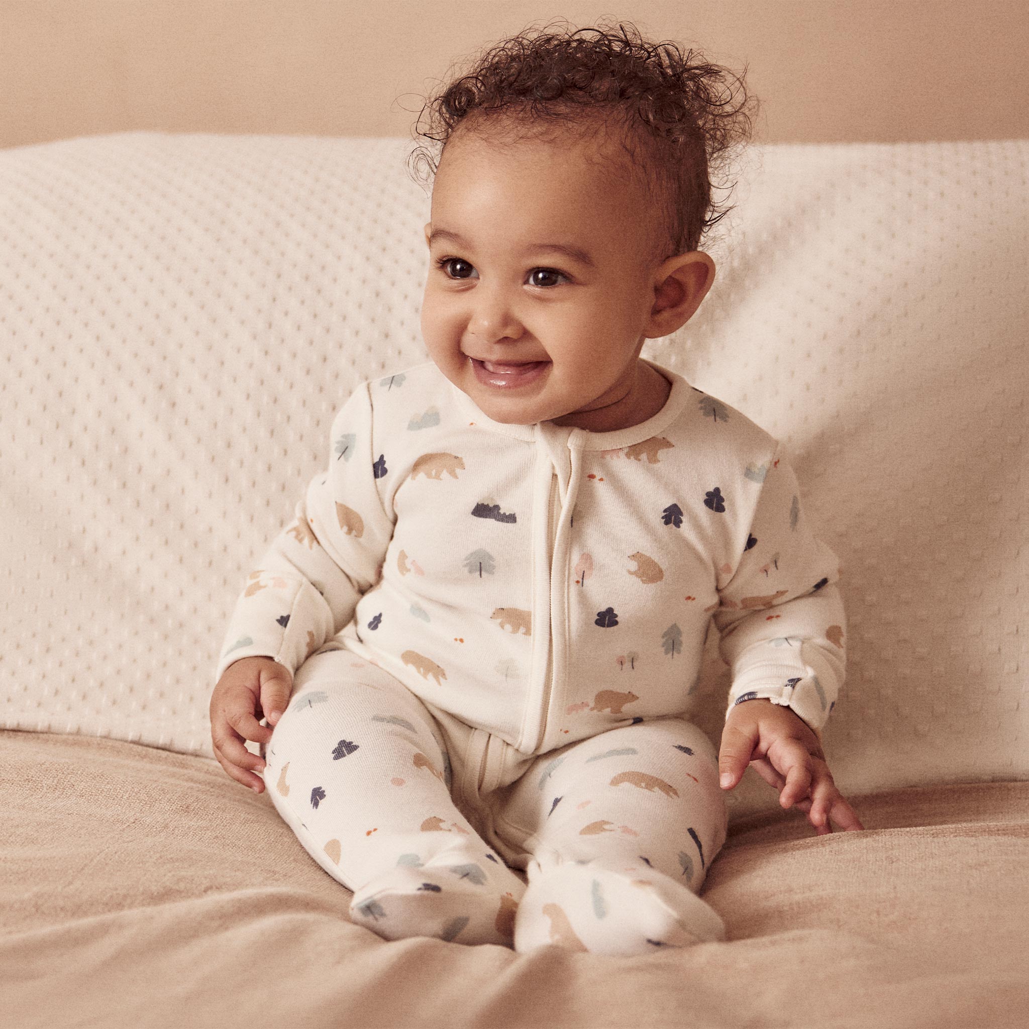 BEAR_PRINT_ZIP-UP_SLEEPSUIT___HAT_SET_269_WEB_1caf8a8f-5aa1-4471-9be4-40ee921b5764