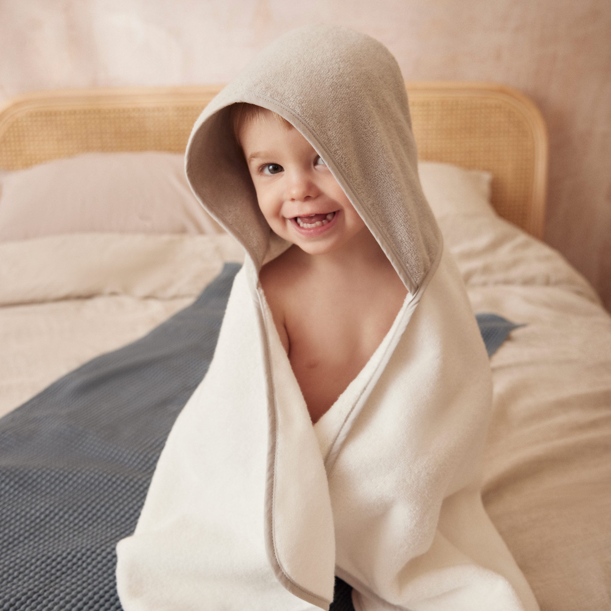 Hooded_Kids_Towel_White_049-web